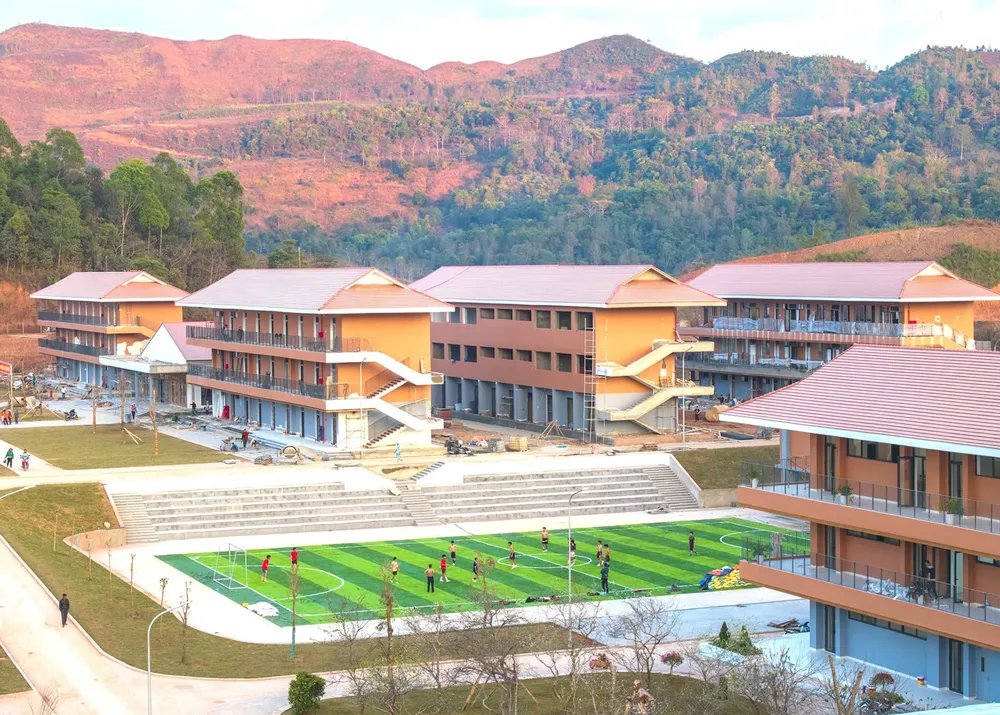 Toàn cảnh Trường Phổ thông nội trú liên cấp Tiểu học và Trung học cơ sở Si Pa Phìn, tỉnh Điện Biên.jpg
