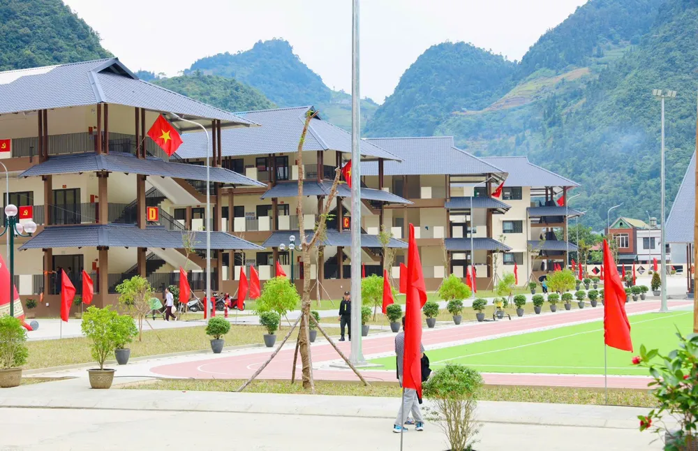 Các khối nhà học, khu nội trú, khu sinh hoạt và các hạng mục phụ trợ.jpg
