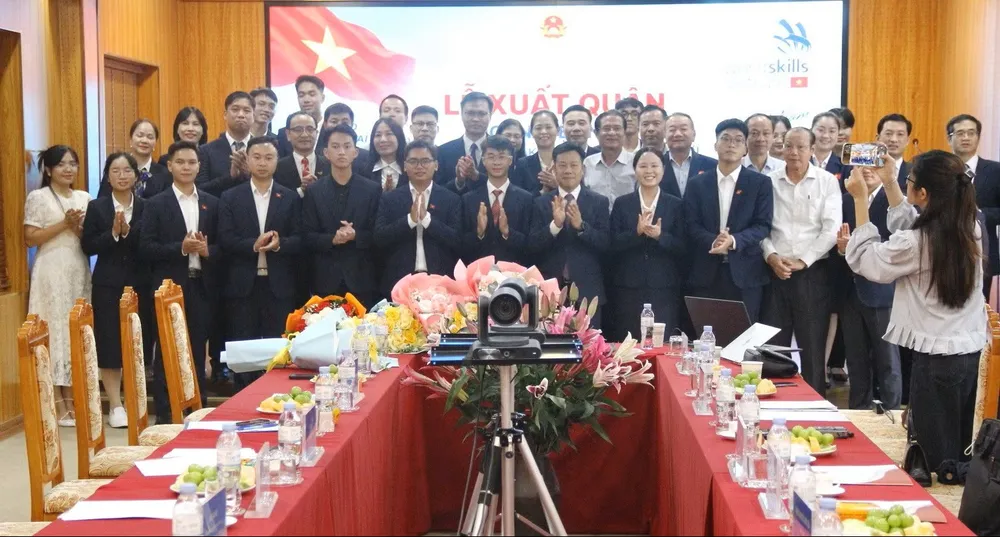 Lễ xuất quân Đoàn Việt Nam tham dự Kỳ thi kỹ năng nghề thế giới lần thứ 48, năm 2026. Ảnh: QUANG PHONG