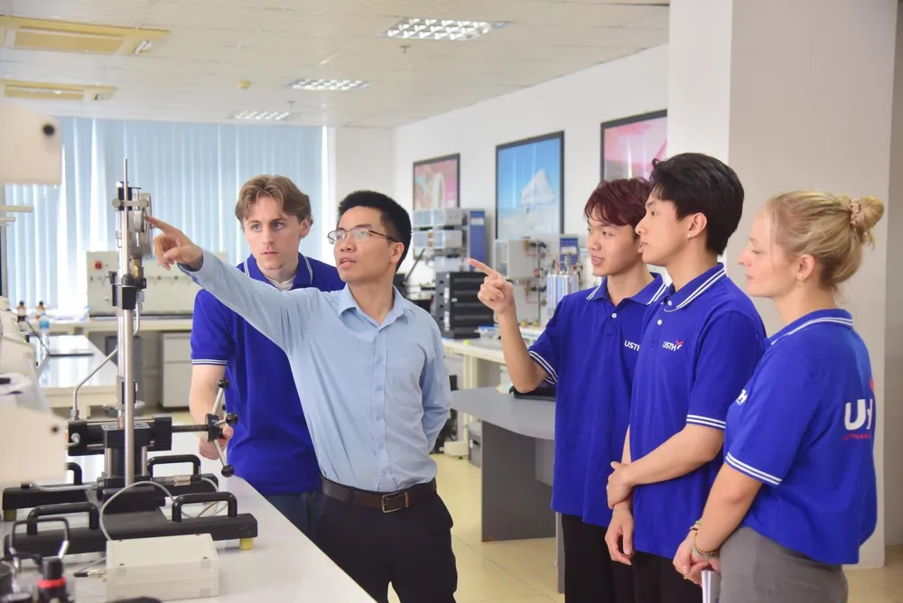 Bộ GD-ĐT nêu rõ: Không được sử dụng hoạt động liên kết để thay thế hoặc hạn chế việc thực hiện chương trình giáo dục bắt buộc.