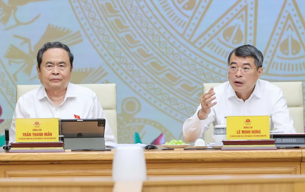 Thủ tướng Lê Minh Hưng và Chủ tịch Quốc hội Trần Thanh Mẫn đồng chủ trì hội nghị về nội dung, chương trình kỳ họp thứ 2, Quốc hội khoá XVI. Ảnh: VIẾT CHUNG 