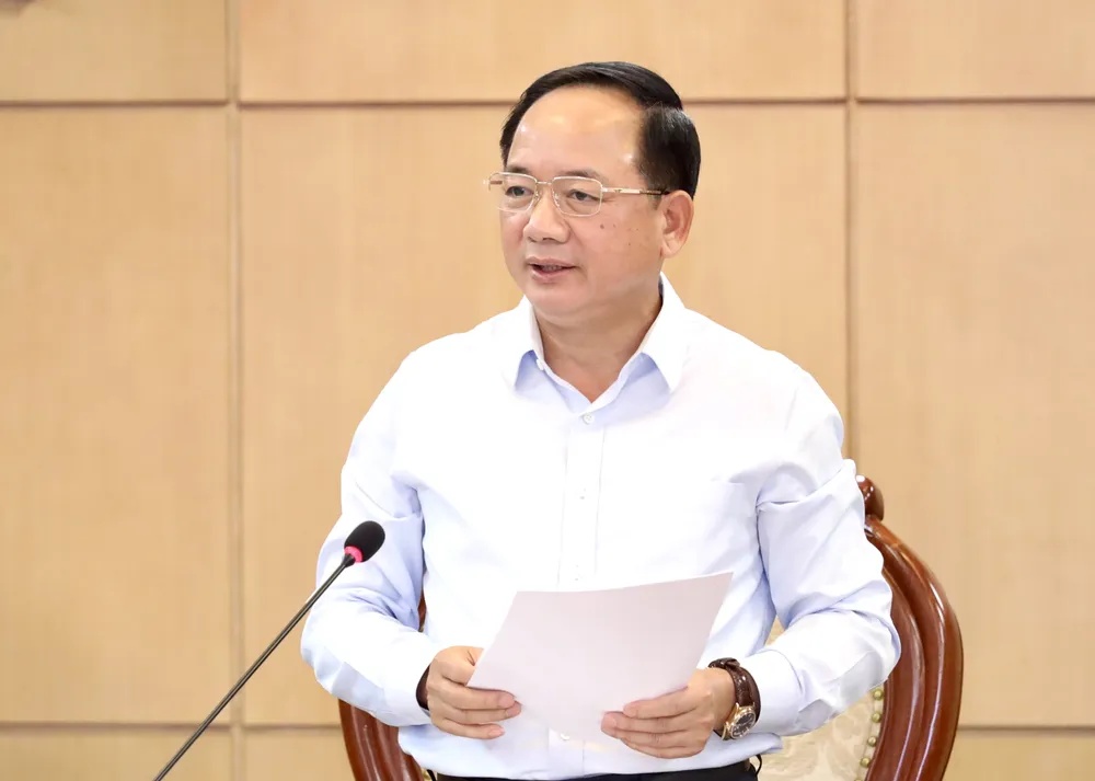 Đồng chí Trịnh Văn Quyết, Ủy viên Bộ Chính trị, Bí thư Trung ương Đảng, Trưởng Ban Tuyên giáo Trung ương, phát biểu tại hội nghị. Ảnh: NGUYỄN MẠNH