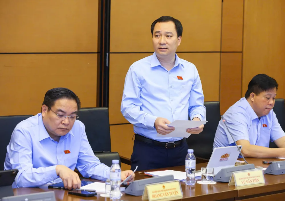 Đại biểu Vũ Văn Tiến (TP Hải Phòng).jpg