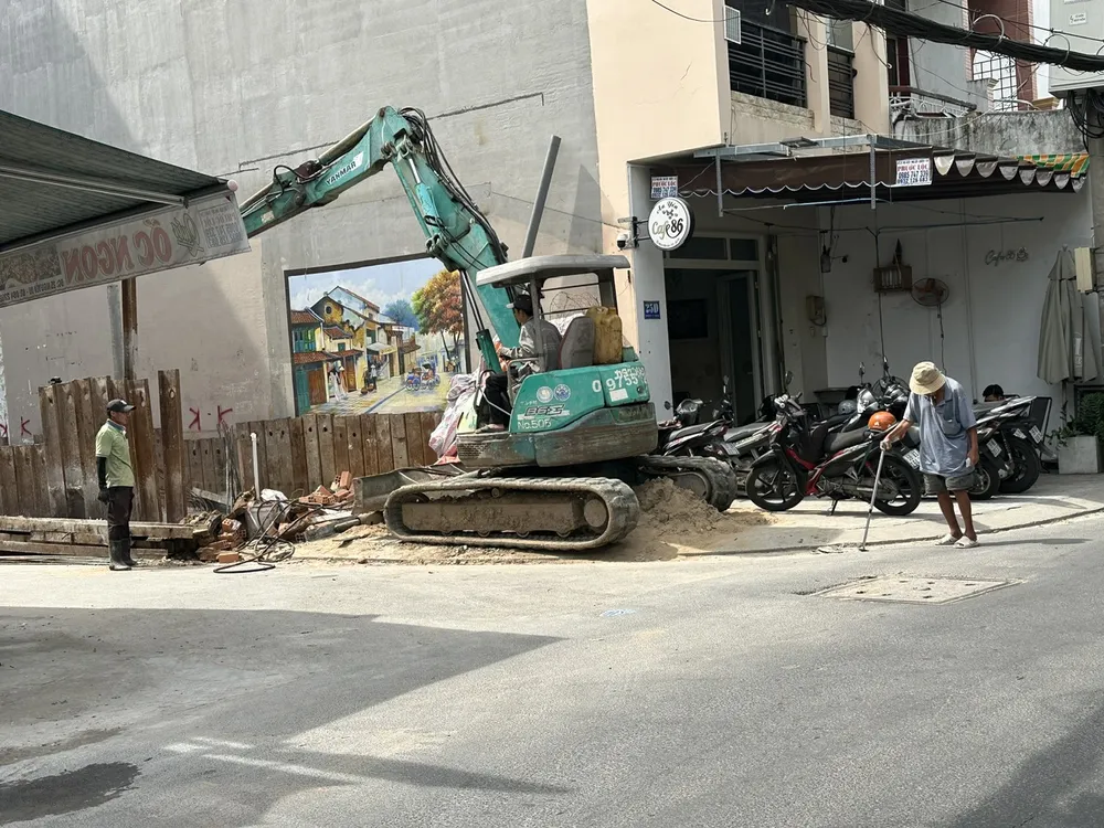 Công trình đang xây dựng trên đường Nguyễn Du, Hạnh Thông, TPHCM