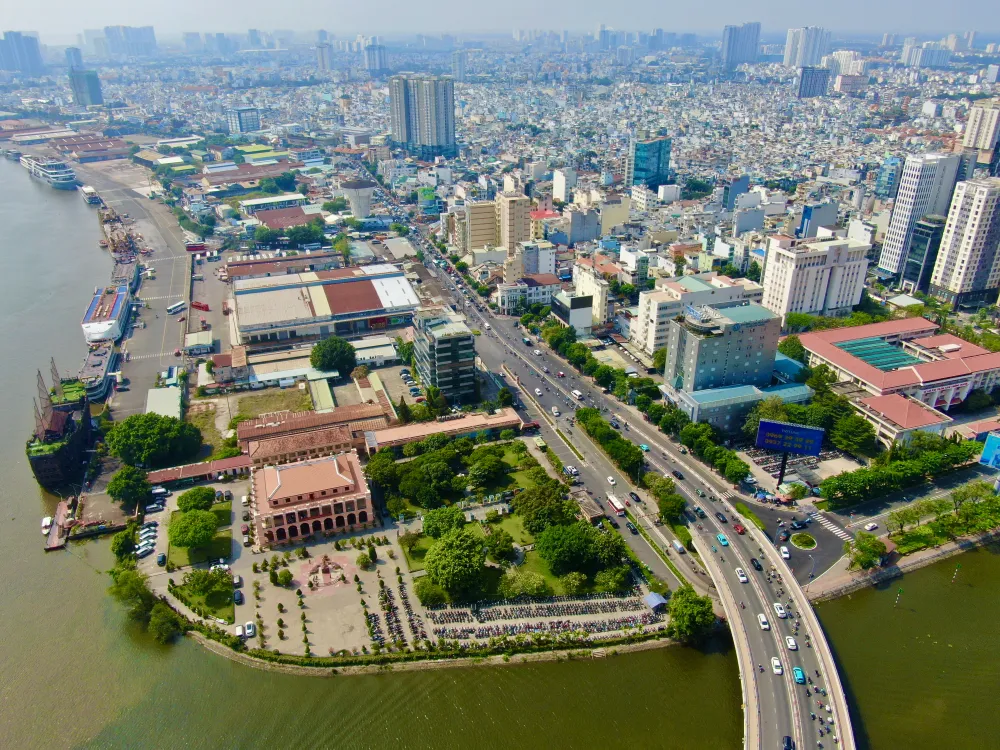 ben nha rong.jpg