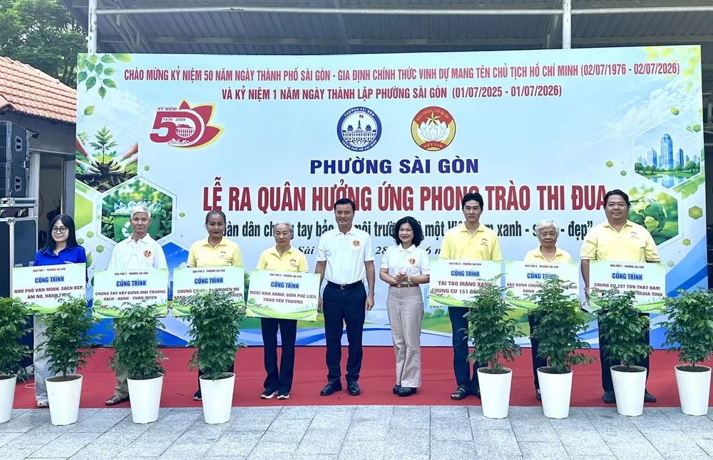 Lễ ra quân thực hiện Phong trào thi đua “Toàn dân chung tay bảo vệ môi trường, vì một Việt Nam xanh – sạch – đẹp” tại phường Sài Gòn. Ảnh: THANH HIỀN