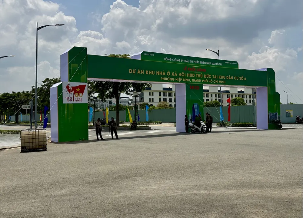 Xung quanh khu đất thực hiện Dự án khu nhà ở xã hội HUD Thủ Đức. Ảnh: THANH HIỀN