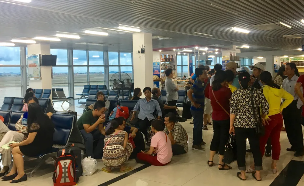 Hàng trăm hành khách bức xúc do Jestar Pacific hủy chuyến phút chót ảnh 2