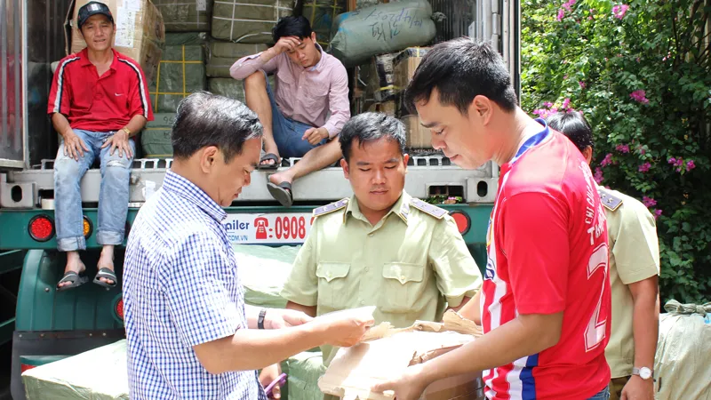 Từ vụ Khaisilk: Người tiêu dùng làm gì khi bị lừa về xuất xứ hàng hóa? ảnh 3