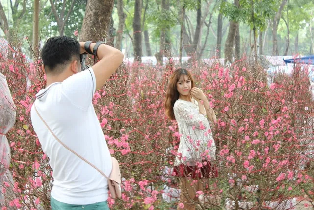 Người dân TPHCM tất bật lựa hoa kiểng đón Tết ảnh 6