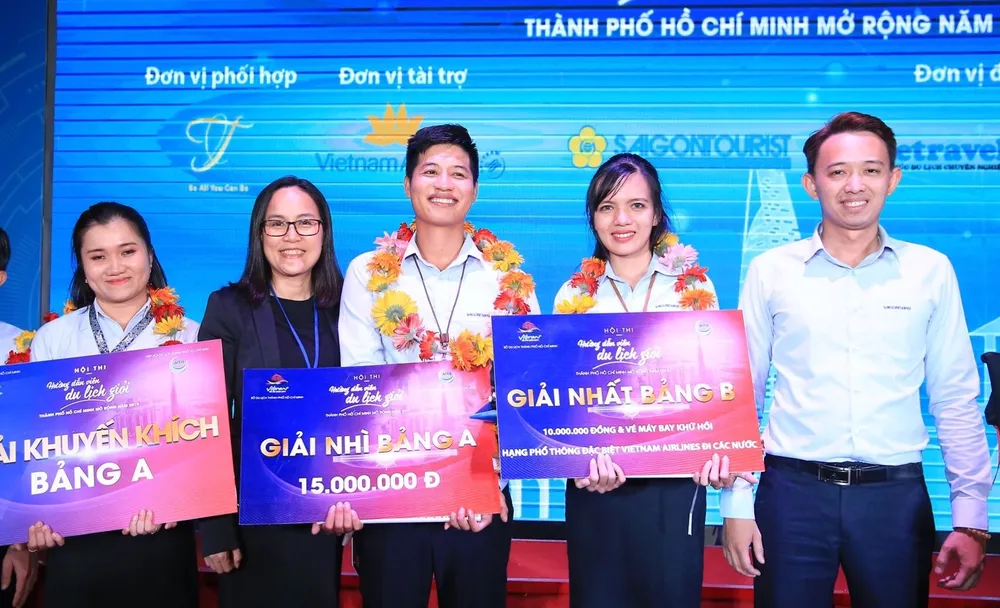 Tặng vé máy bay hạng thương gia cho hướng dẫn viên du lịch giỏi ảnh 1