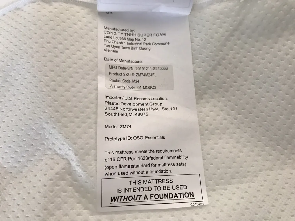 Phát hiện 3 container bọc nệm giả xuất xứ Việt Nam ảnh 2