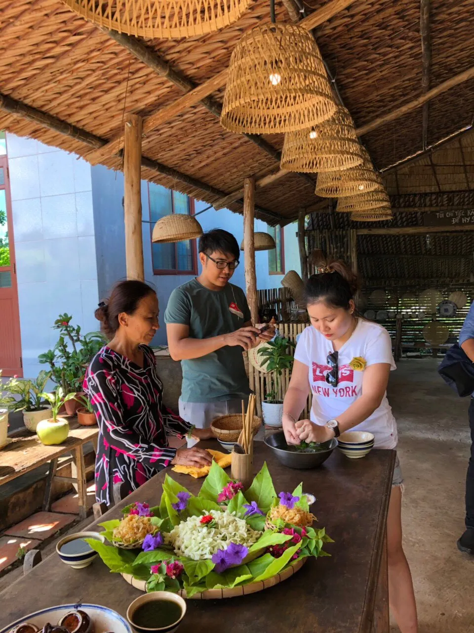 TPHCM triển khai kích cầu vực dậy ngành du lịch sau dịch Covid-19 ảnh 2