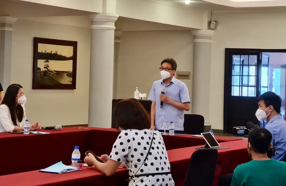 Phó Thủ tướng Vũ Đức Đam thăm, động viên các nhân viên khách sạn ảnh 2