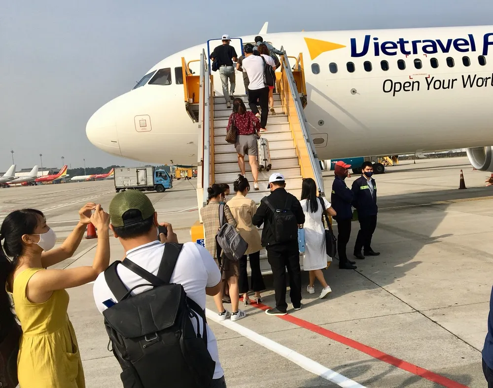 Kiến nghị hành khách được khai báo, nhận chứng nhận online  ảnh 1