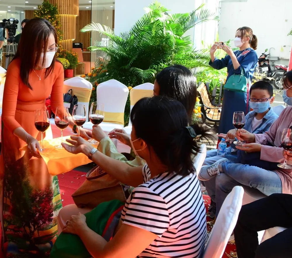 Rộn ràng các đoàn khách khởi hành đầu xuân Nhâm Dần ảnh 3