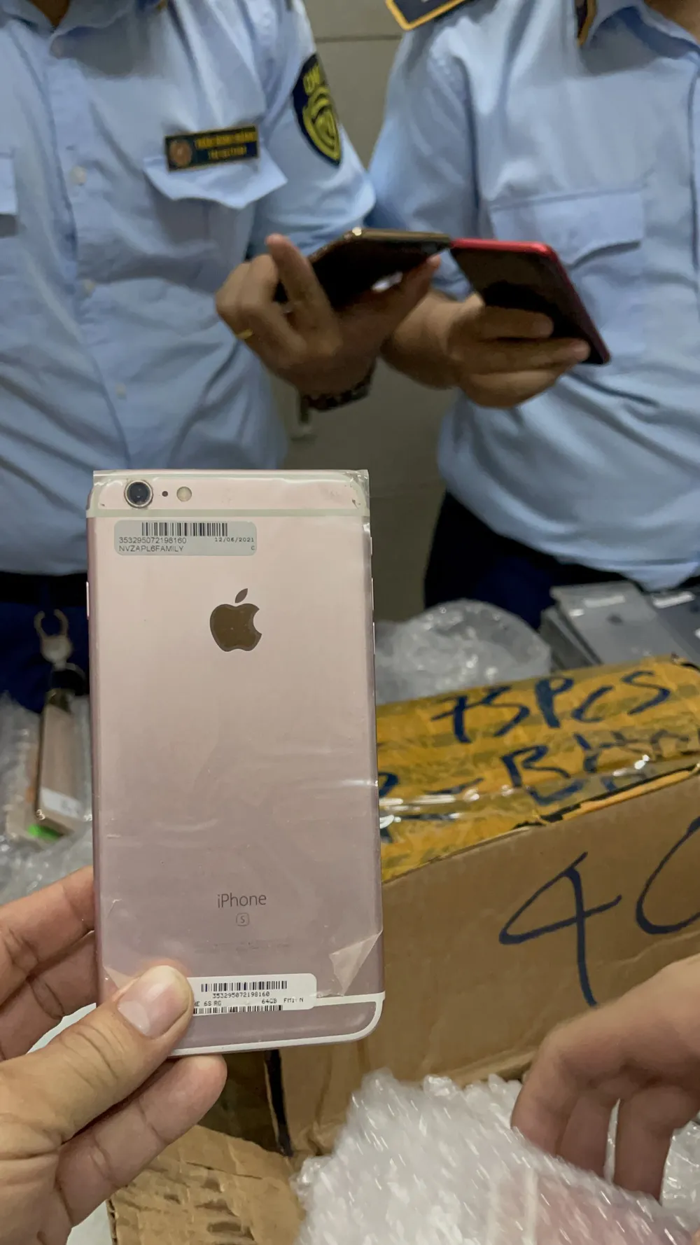 Tạm giữ 529 chiếc Iphone không rõ nguồn gốc ảnh 1