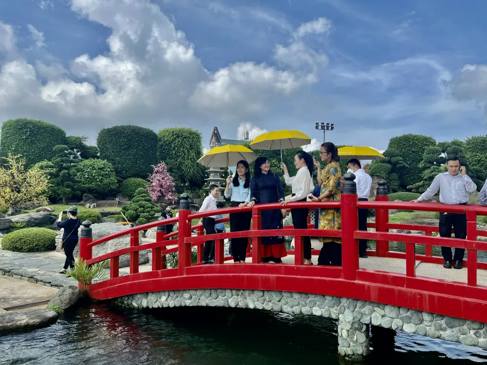 Nhiều điểm du lịch hấp dẫn tại quận 12, huyện Hóc Môn ảnh 3