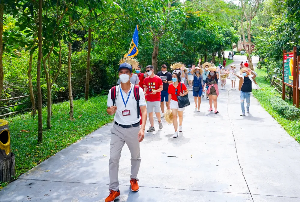 Các đoàn khách nhộn nhịp trở lại, giúp Saigontourist Group tự tin đặt mục tiêu đón gần 1,7 triệu lượt khách trong năm nay