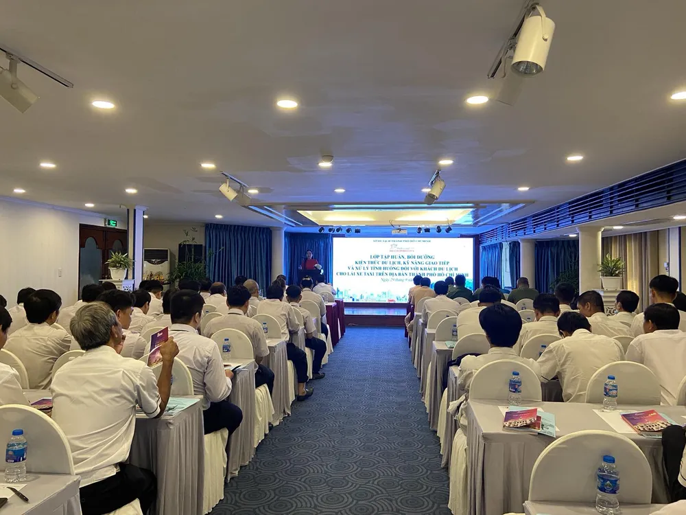 Các tài xế dự lớp tập huấn