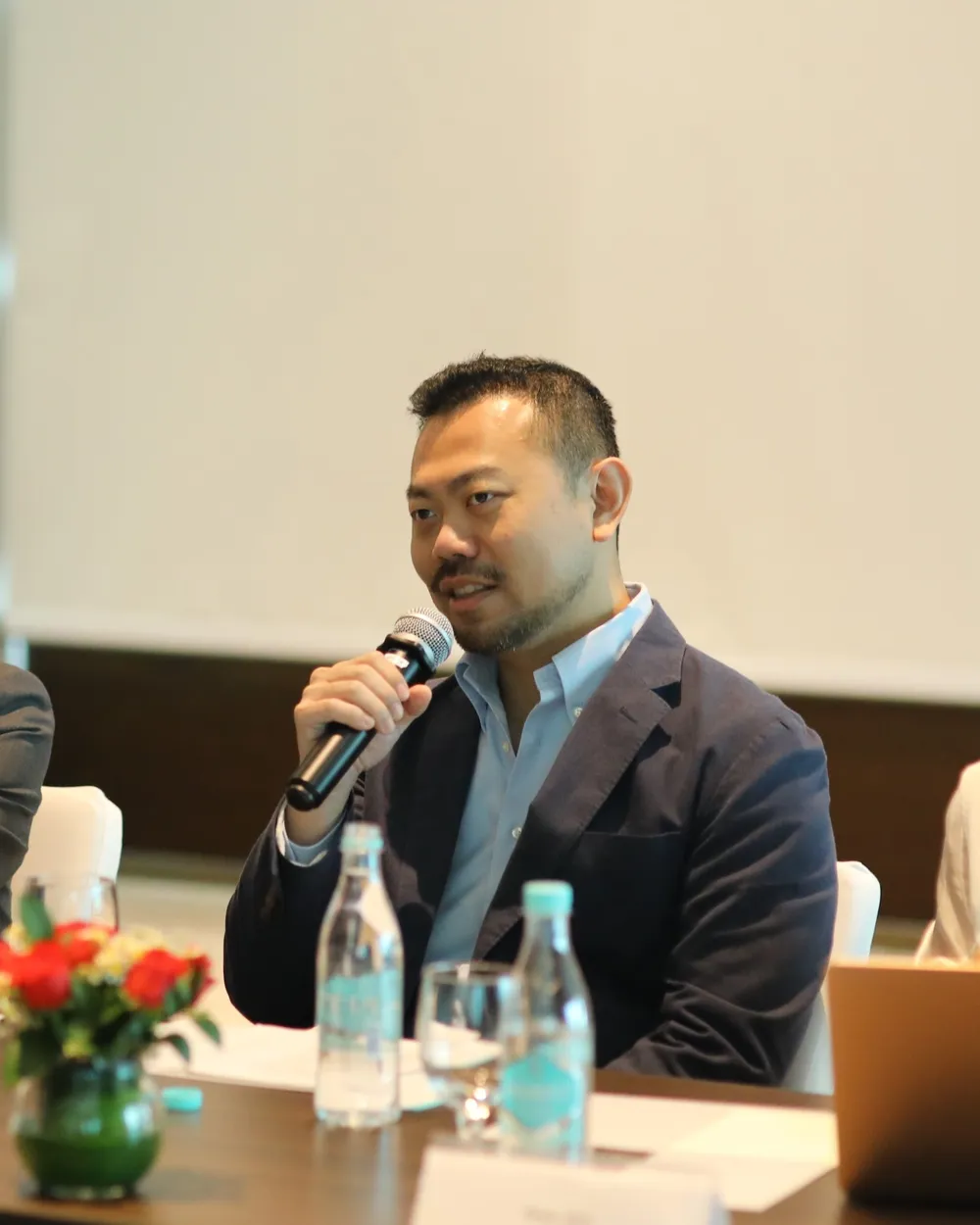 Ông Caesar Indra, Chủ tịch Traveloka chia sẻ thông tin về đẩy mạnh quảng bá điểm đến tại TPHCM trưa 1-11