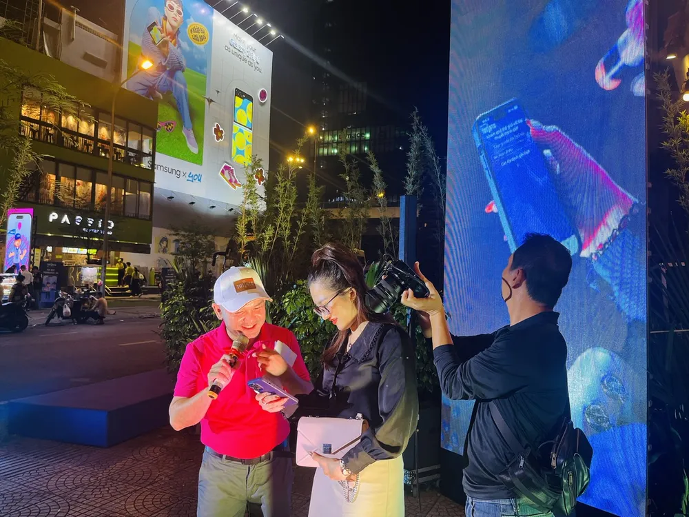 Khách tải áp Tatinta, trải nghiệm thông tin từ "hướng dẫn viên ảo"