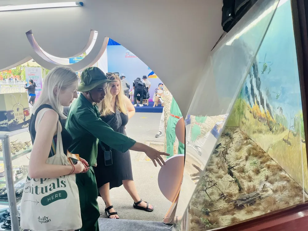 Địa đạo Củ Chi.jpg