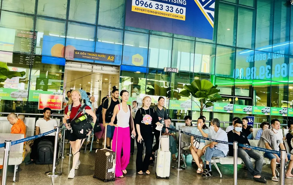 Khách quốc tế du lịch tại Việt Nam....jpg