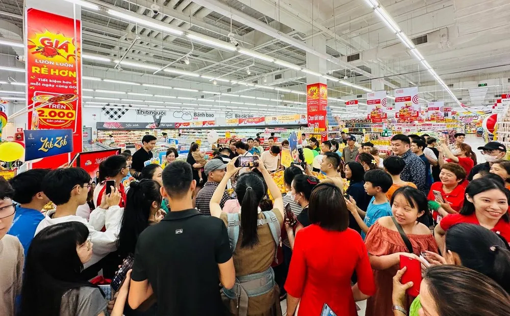 2 Giá luôn luôn rẻ hơn với trên 2.000 sản phẩm, giúp người tiêu dùng thoải mái mua sắm dịp Đại lễ sắp tới.jpg