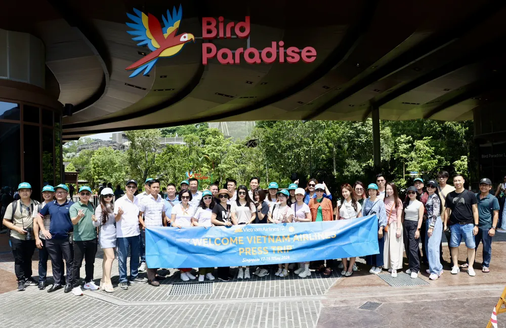 Khách Việt....jpg