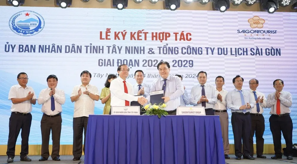 Ảnh ký kết.jpg