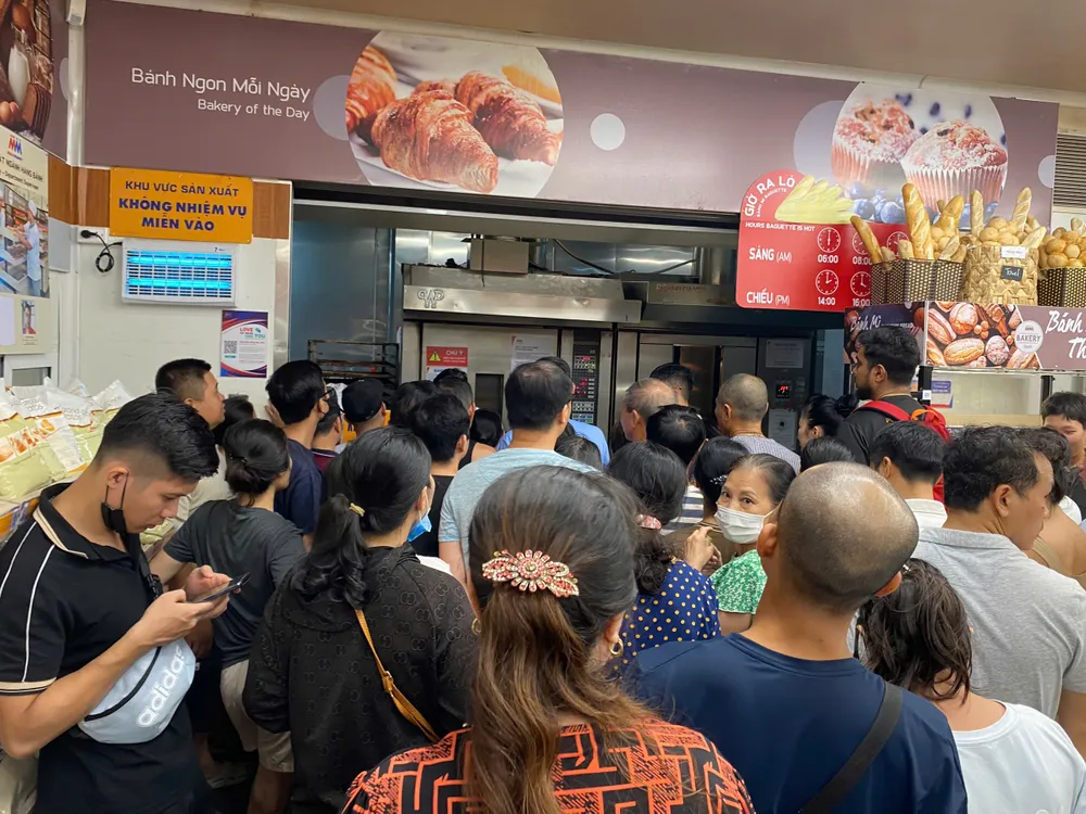 NTD mua hàng thiết yếu.jpg