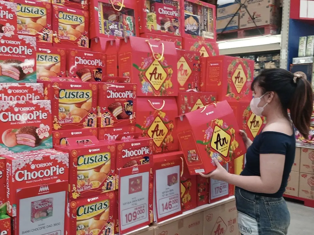 Khách mua hàng.jpg