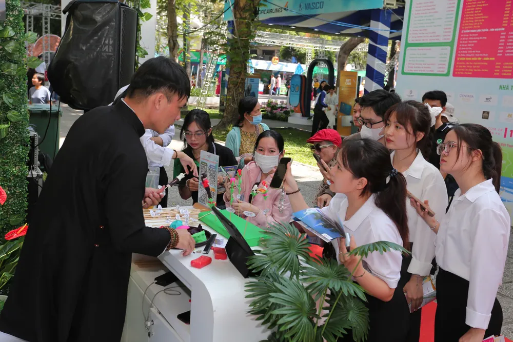 BenThanh Tourist.jpg