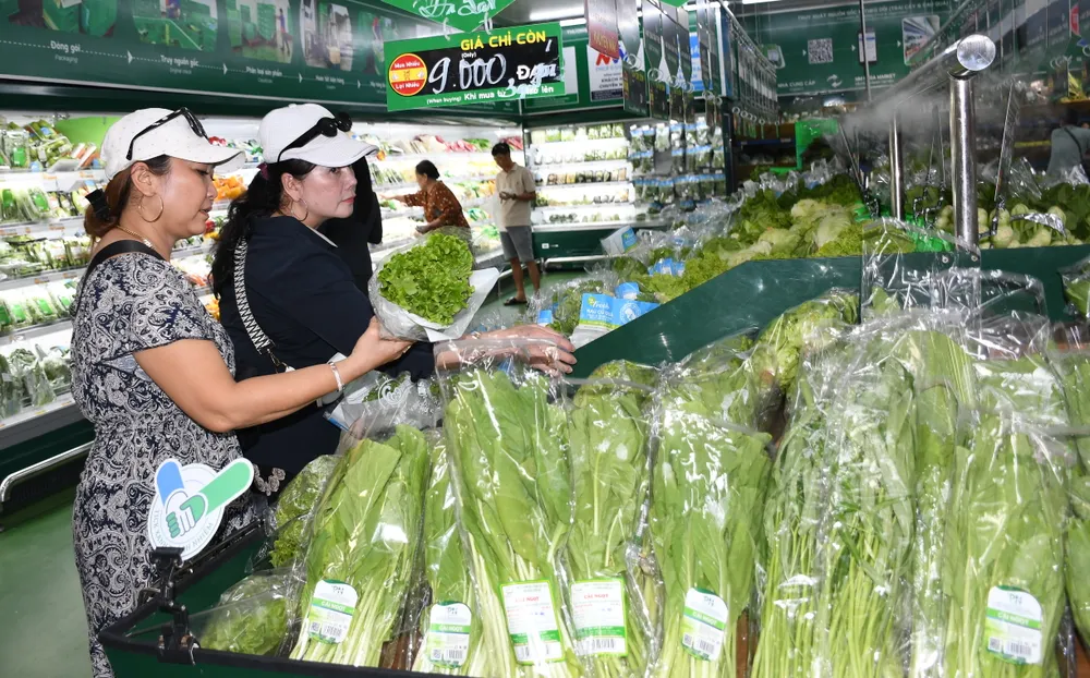 NTD mua sp tick xanh.JPG