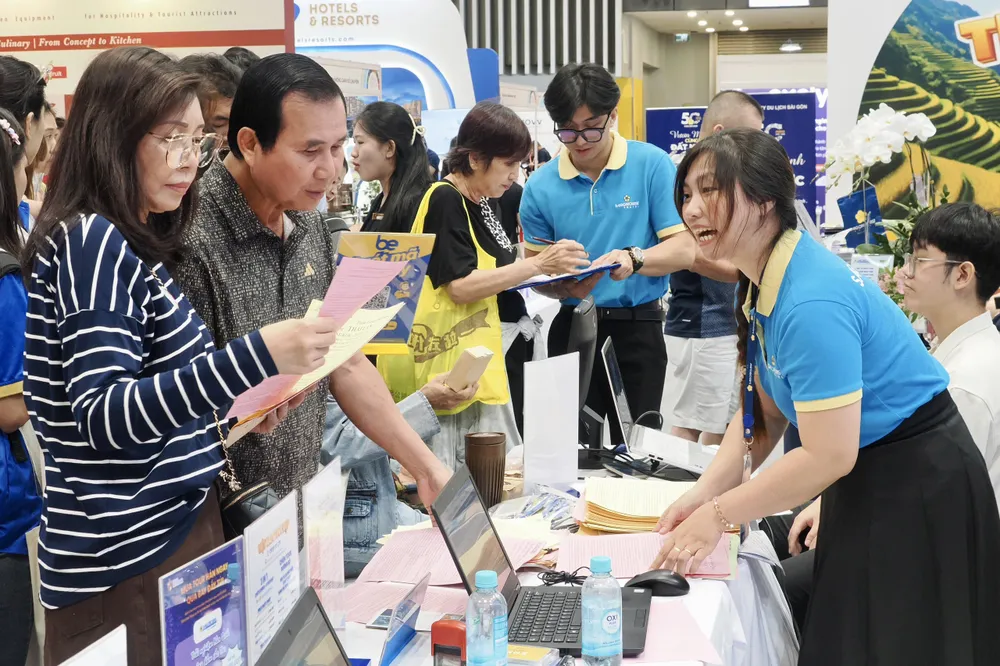 SG tourist. 1jpg.jpg