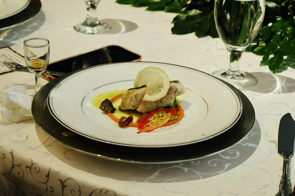 Cá mú áp chảo....jpg