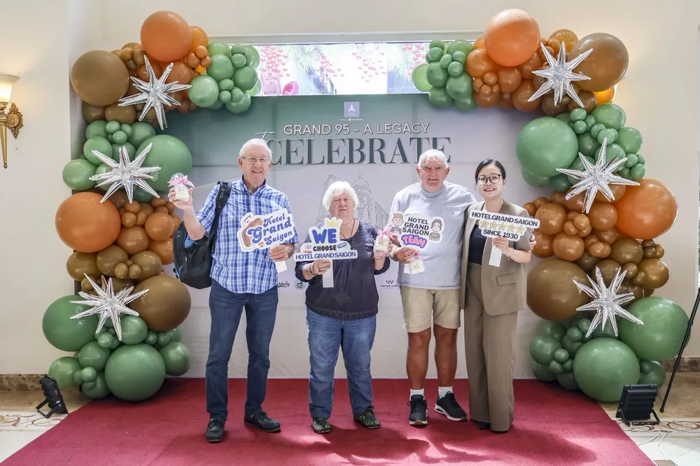 Khách quốc tế . Grand.jpg