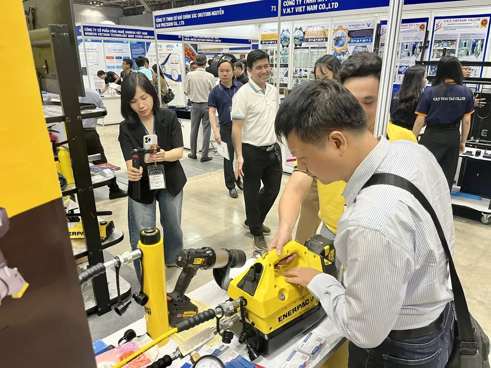 Máy công nghiệp.jpg