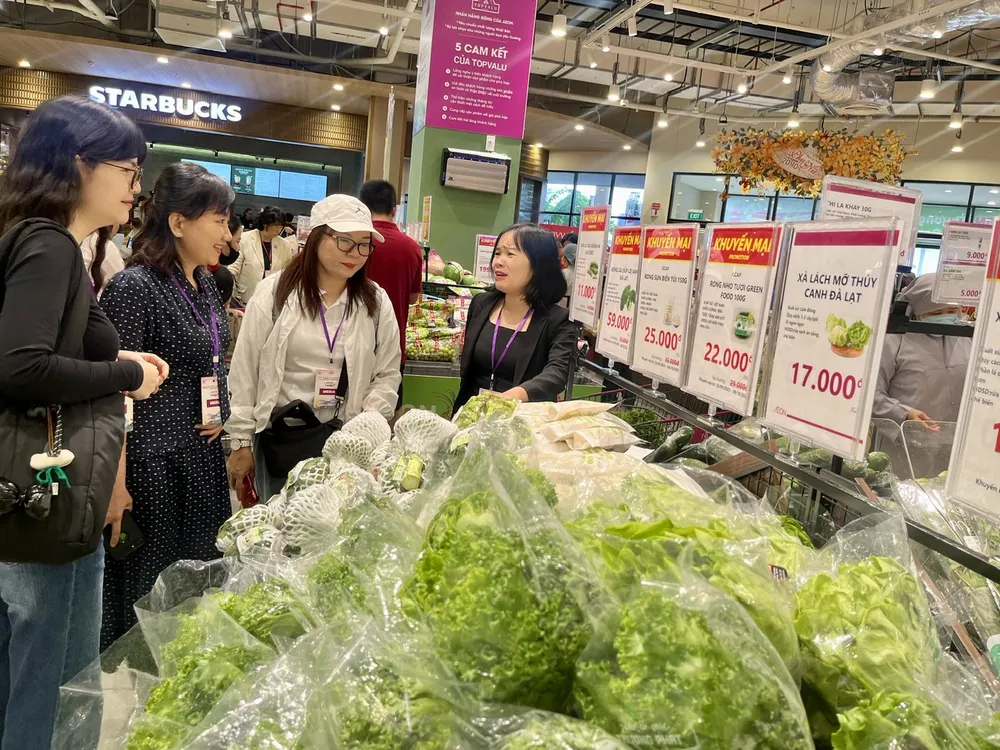 Rau ăn lá tại siêu thị.jpg