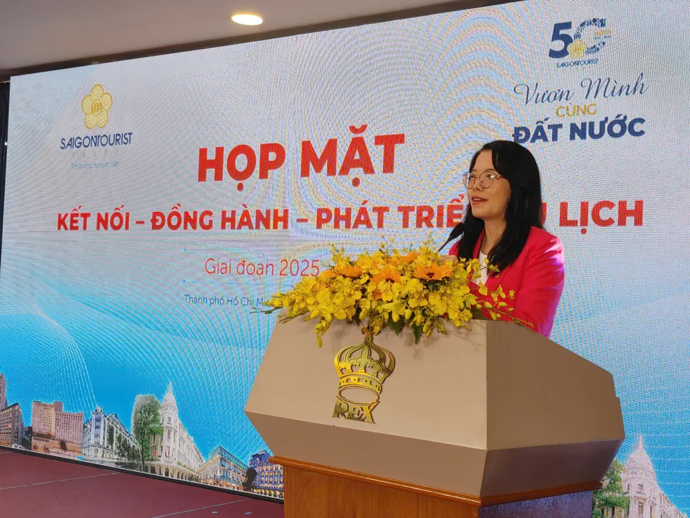 Ms Ánh Hoa phát biểu.jpg