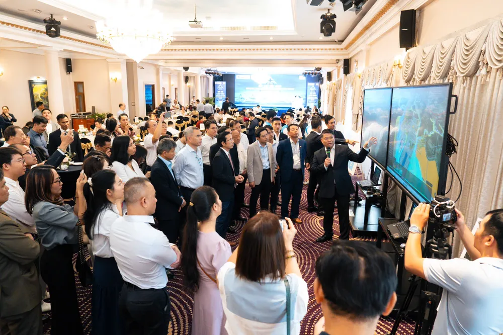 Các đại biểu ....jpg