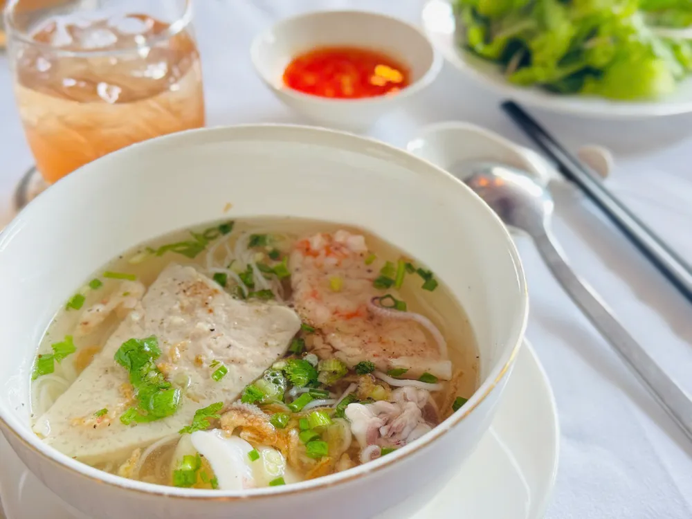 Món bún quậy được đưa vào khách sạn 5 sao tại TPHCM 