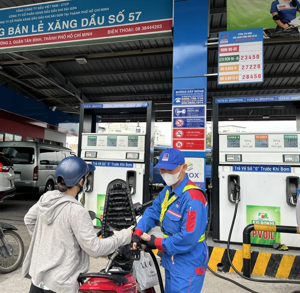 kHÁCH ĐỔ E10 PVOIl.jpg
