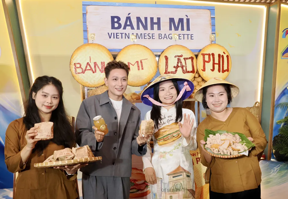 Thưởng thức bánh mì 26.8.jpg