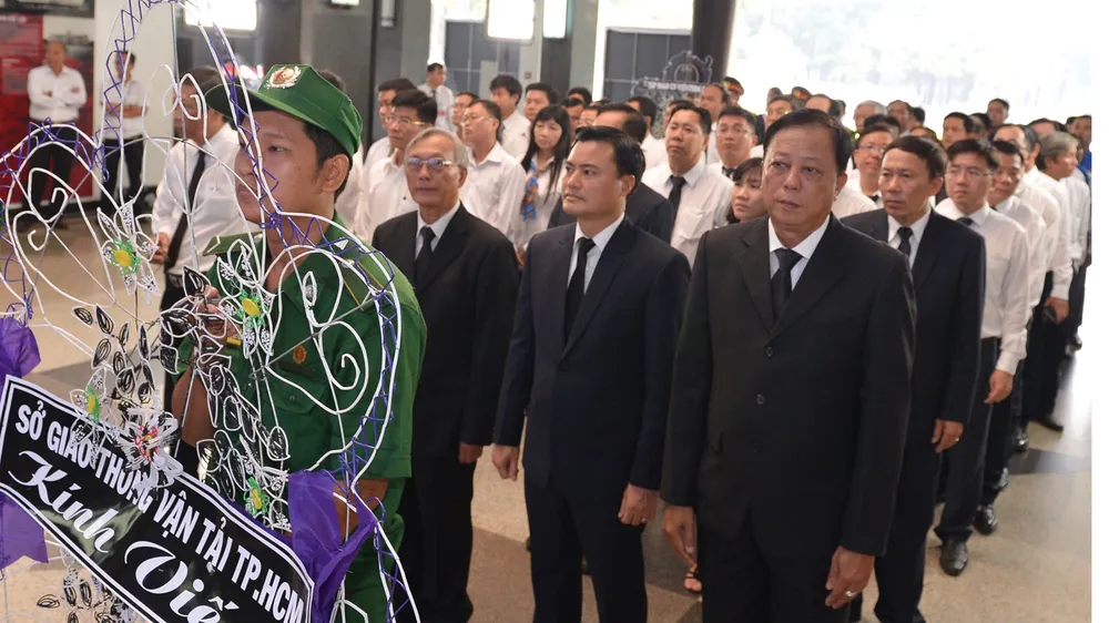 Ngày thứ hai cử hành lễ viếng nguyên Thủ tướng Phan Văn Khải ảnh 22