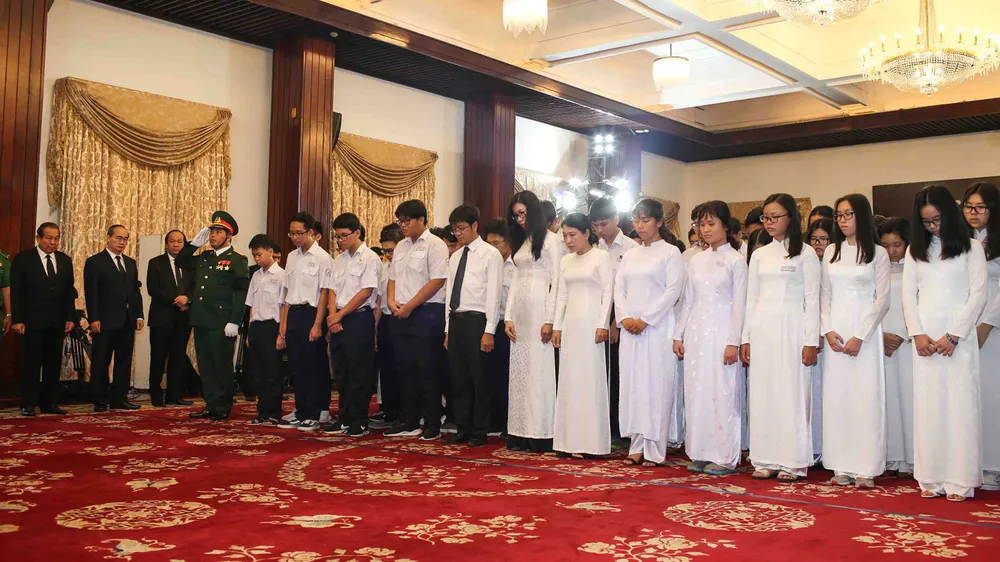 Ngày thứ hai cử hành lễ viếng nguyên Thủ tướng Phan Văn Khải ảnh 19