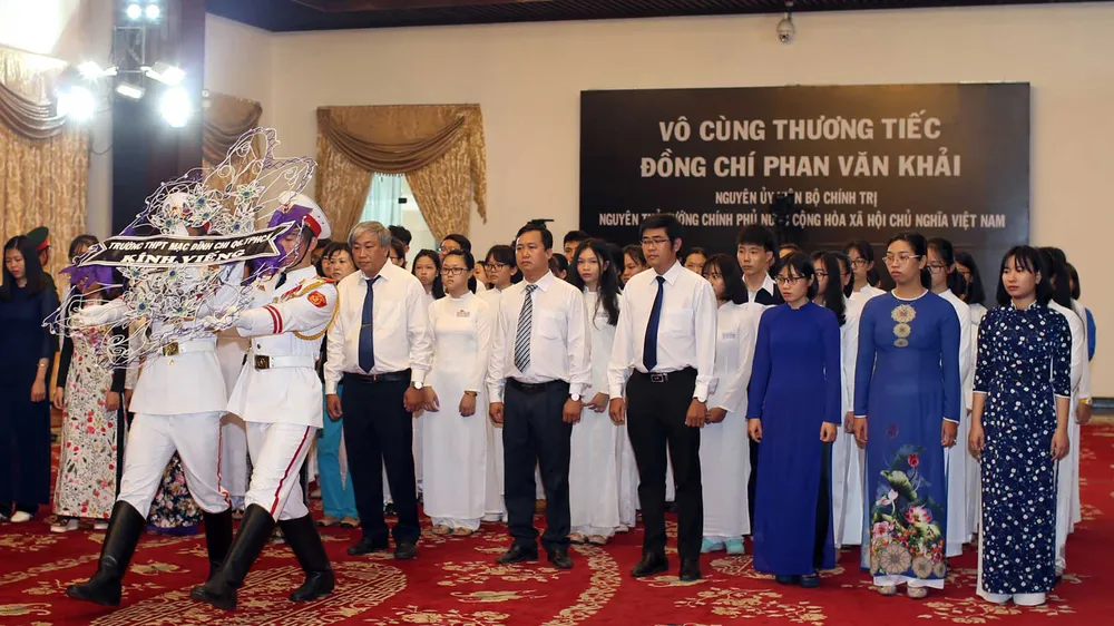 Ngày thứ hai cử hành lễ viếng nguyên Thủ tướng Phan Văn Khải ảnh 29