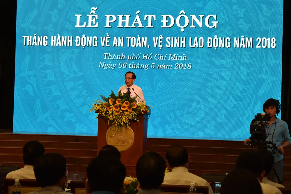 Bộ trưởng kêu gọi người lao động phản ánh hoặc rời bỏ nơi làm việc không an toàn ảnh 3