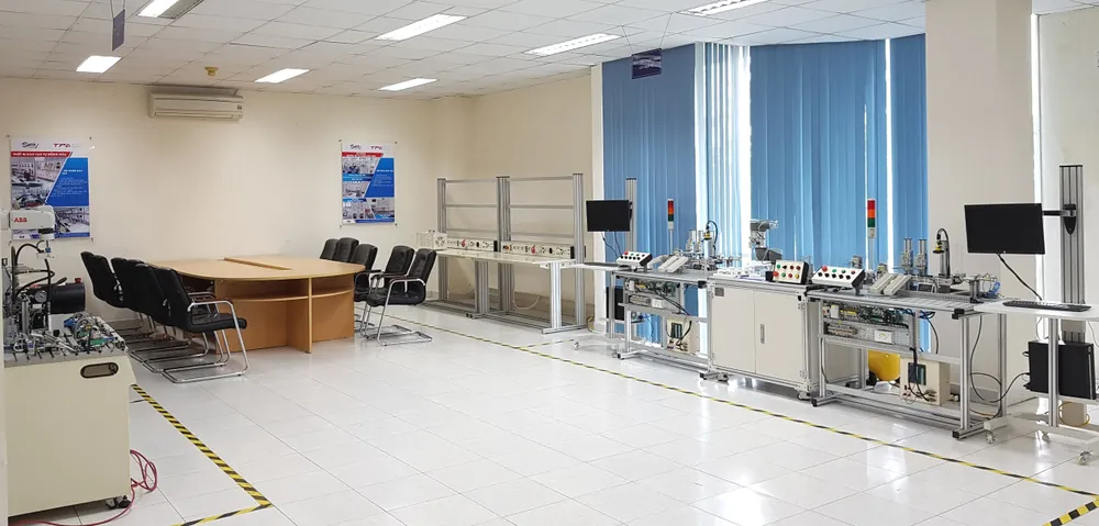 Phát triển nguồn nhân lực chất lượng cao về robot tự động hóa ảnh 3